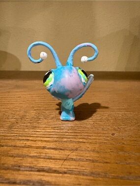Littlest Pet Shop Blue Pink Antenna Bug Figure